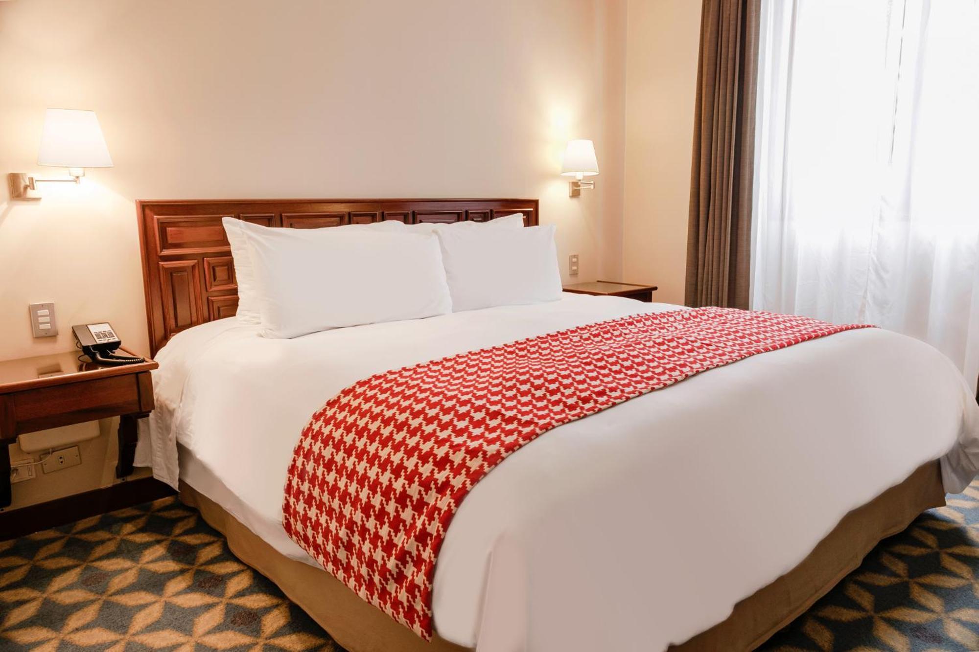 Costa Del Sol Trujillo Centro Hotel Ngoại thất bức ảnh